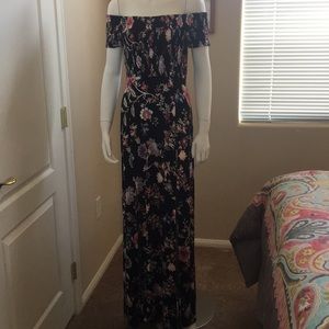 Express Maxi of the shoulder floral dress